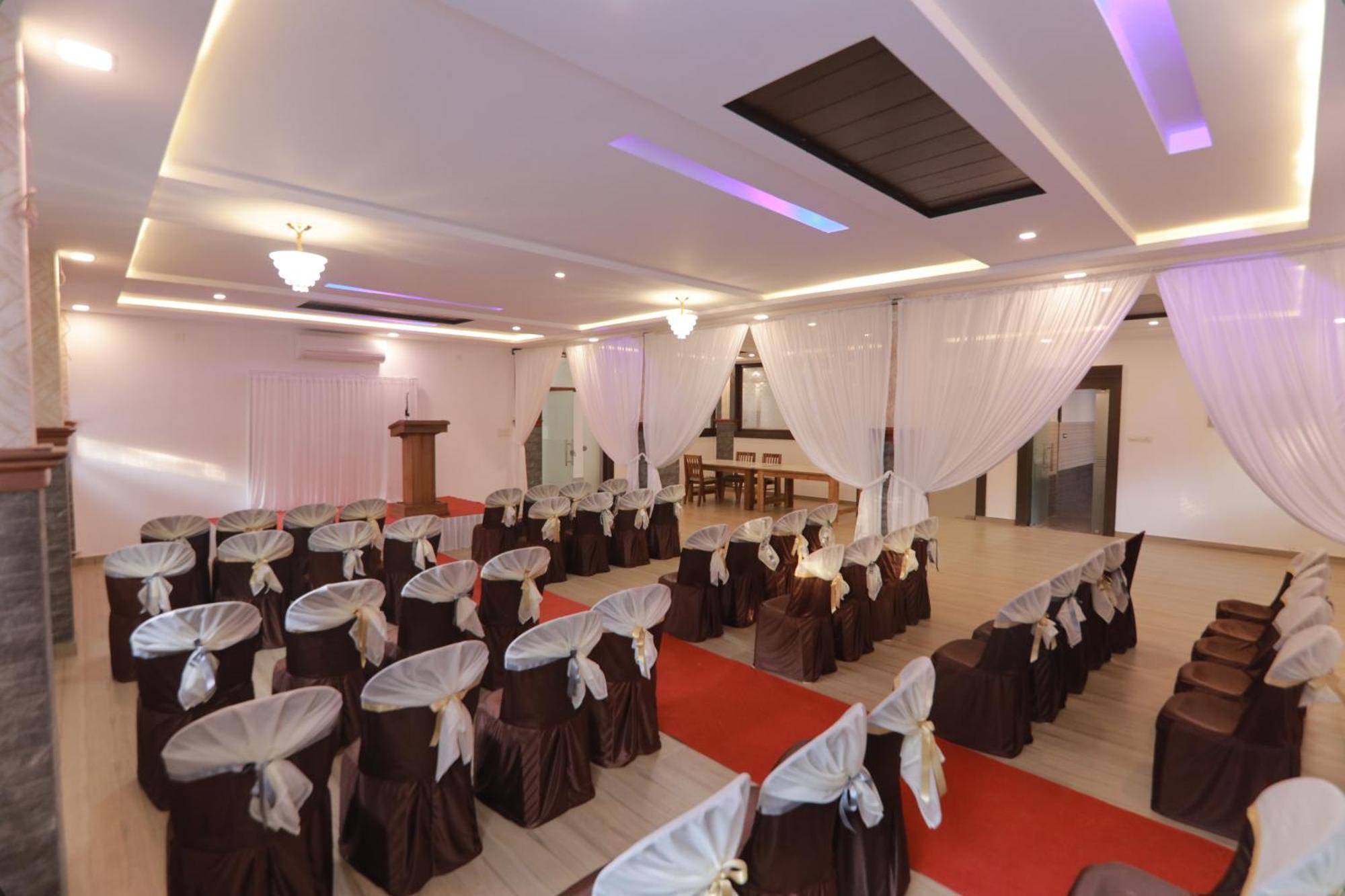 Opm Inn Payyannur Exterior photo